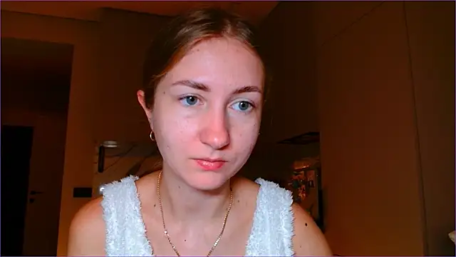 Snapshot of BluueSilk chatting on December 1, 2025, 6:47 am BluueSilk online show from December 1, 2025, 6:47 am