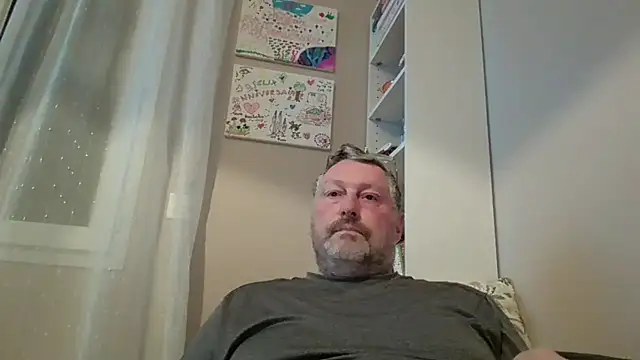 doudou310 online show from April 14, 2026, 3:55 am