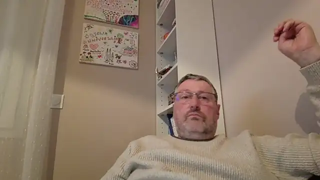 Snapshot of doudou310 chatting on February 11, 2026, 5:07 am doudou310 online show from February 11, 2026, 5:07 am