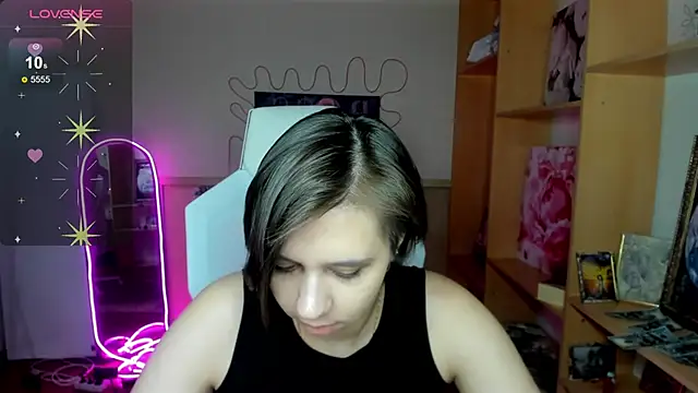 Snapshot of Scarlet_Sirenn chatting on February 1, 2026, 7:17 am Scarlet Sirenn online show from February 1, 2026, 7:17 am