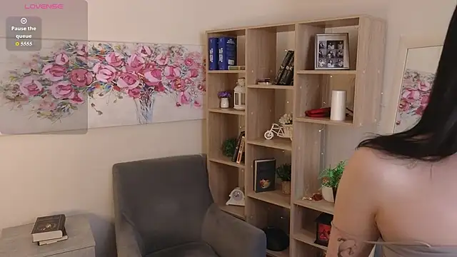 Noiry Vuvez online show from March 14, 2026, 6:25 pm