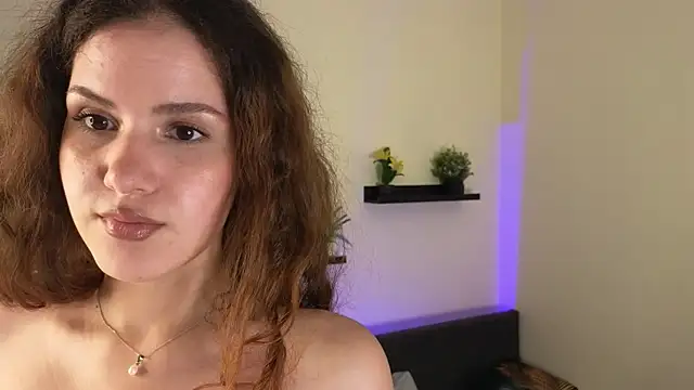 Snapshot of Lili_Torin chatting on June 24, 2026, 1:43 pm Lili Torin online show from June 24, 2026, 1:43 pm