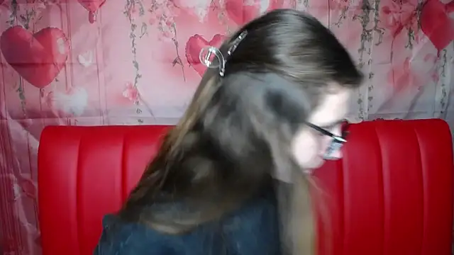 LilianaShine online show from March 3, 2026, 6:20 am