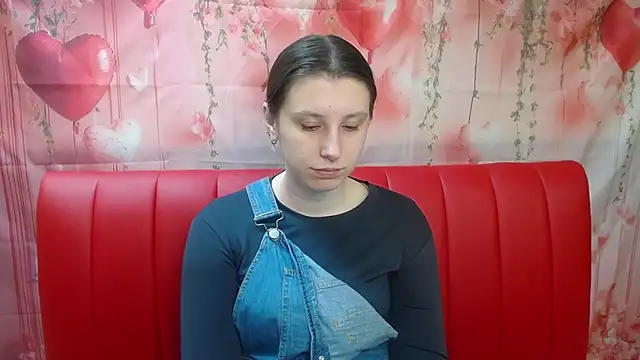 Snapshot of LilianaShine chatting on May 3, 2026, 5:12 am LilianaShine online show from May 3, 2026, 5:12 am