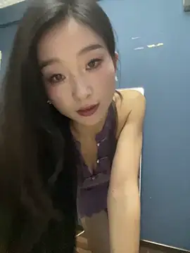 XiaoGui10 online show from April 28, 2026, 1:48 pm