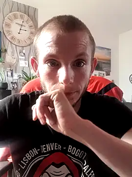 Snapshot of Jungspund25- chatting on July 19, 2026, 2:03 pm Jungspund25- online show from July 19, 2026, 2:03 pm