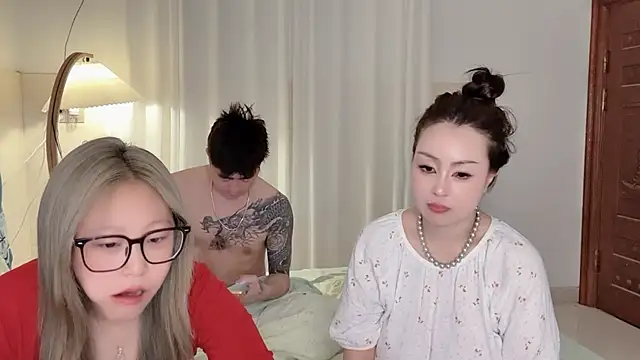 SM JIAJIA ZL online show from May 28, 2026, 7:53 pm
