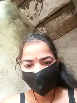 Snapshot of Sunali_Bendre chatting on February 23, 2026, 3:19 am Sunali Bendre online show from February 23, 2026, 3:19 am