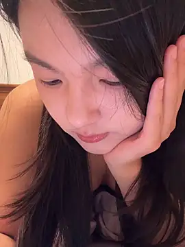 BeiBeiiiii online show from April 10, 2026, 4:41 am