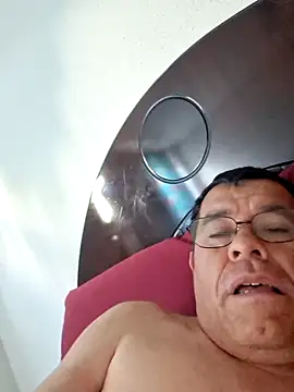 Snapshot of eros3442 chatting on February 14, 2026, 2:39 pm eros3442 online show from February 14, 2026, 2:39 pm