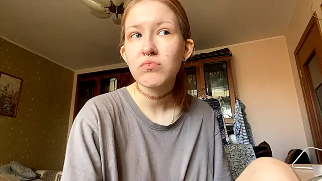 LaureenVielma online show from April 15, 2026, 8:20 am