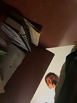 Snapshot of Miamhua-Cat- chatting on March 1, 2026, 10:32 pm Miamhua-Cat- online show from March 1, 2026, 10:32 pm