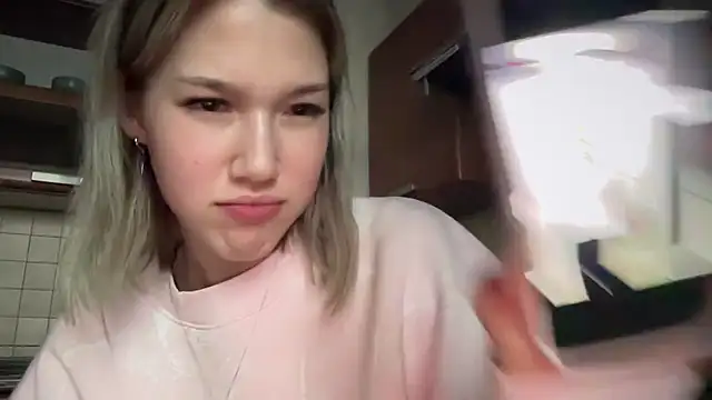 lilXdomiii online show from April 16, 2026, 11:33 am