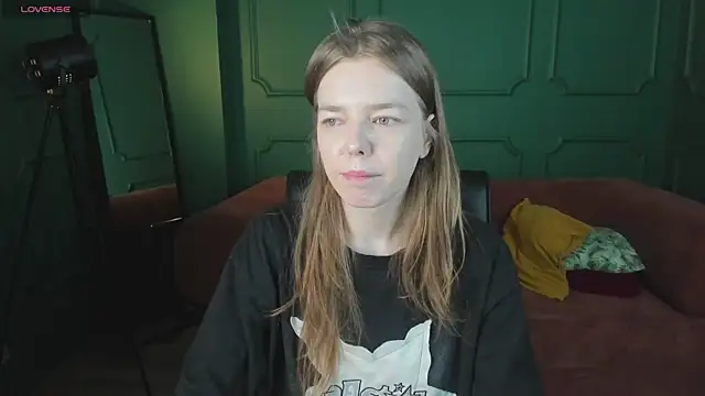  Tina Tayllor  online show from March 16, 2026, 1:37 pm