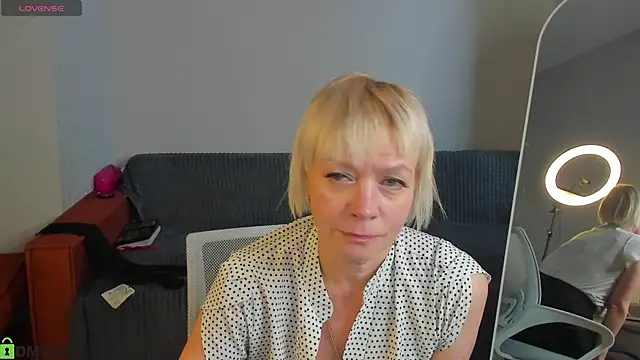 Snapshot of Ann_Annise chatting on May 24, 2026, 12:54 am Ann Annise online show from May 24, 2026, 12:54 am