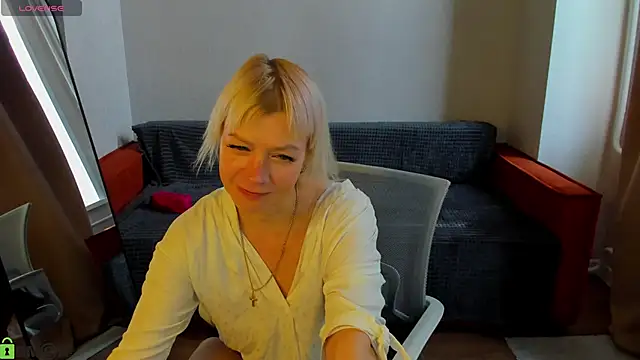 Snapshot of Ann_Annise chatting on May 30, 2026, 1:12 am Ann Annise online show from May 30, 2026, 1:12 am