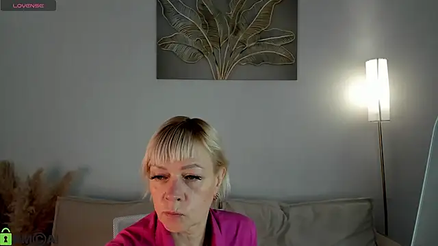 Snapshot of Ann_Annise chatting on May 17, 2026, 1:16 am Ann Annise online show from May 17, 2026, 1:16 am