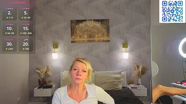 Snapshot of Ann_Annise chatting on June 3, 2026, 1:17 am Ann Annise online show from June 3, 2026, 1:17 am
