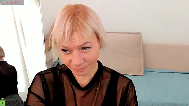 Snapshot of Ann_Annise chatting on April 26, 2026, 1:03 am Ann Annise online show from April 26, 2026, 1:03 am
