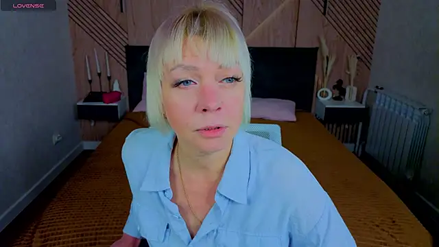 Snapshot of Ann_Annise chatting on June 1, 2026, 1:06 am Ann Annise online show from June 1, 2026, 1:06 am