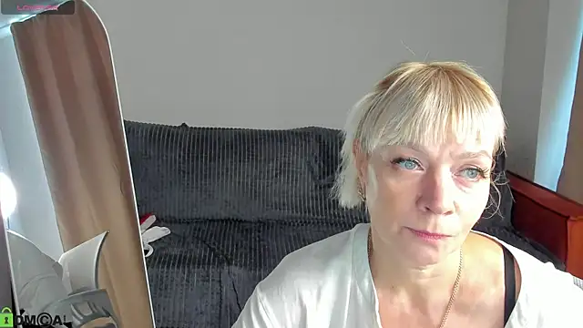Snapshot of Ann_Annise chatting on May 23, 2026, 12:53 am Ann Annise online show from May 23, 2026, 12:53 am
