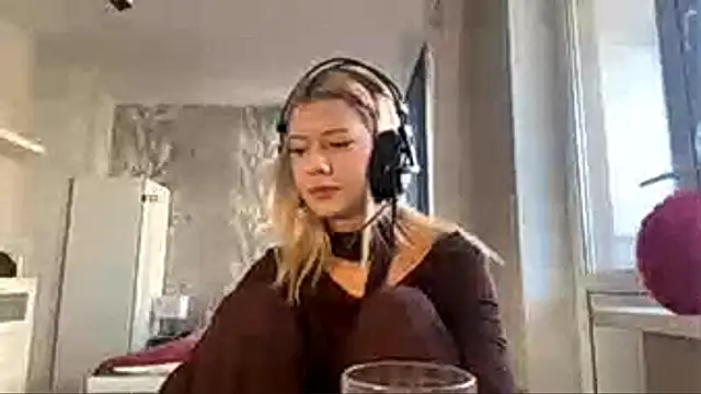 Snapshot of LadyFoxLove chatting on February 12, 2026, 11:32 am LadyFoxLove online show from February 12, 2026, 11:32 am