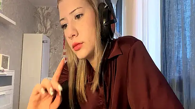 Snapshot of LadyFoxLove chatting on February 26, 2026, 11:32 am LadyFoxLove online show from February 26, 2026, 11:32 am