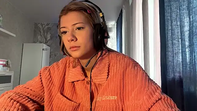 Snapshot of LadyFoxLove chatting on February 28, 2026, 10:37 am LadyFoxLove online show from February 28, 2026, 10:37 am