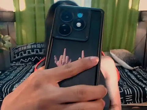 Snapshot of VeshtidaTS chatting on February 8, 2026, 2:42 am VeshtidaTS online show from February 8, 2026, 2:42 am