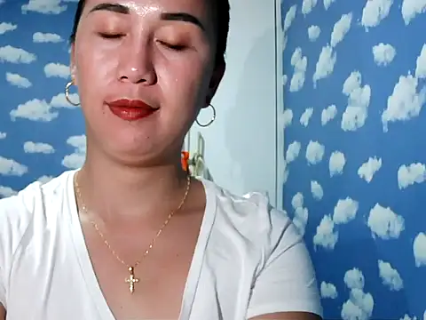 Snapshot of Kitty_Bear02 chatting on February 1, 2026, 12:14 pm Kitty Bear02 online show from February 1, 2026, 12:14 pm