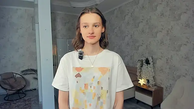 Snapshot of LianneBynon chatting on February 3, 2026, 8:52 am LianneBynon online show from February 3, 2026, 8:52 am