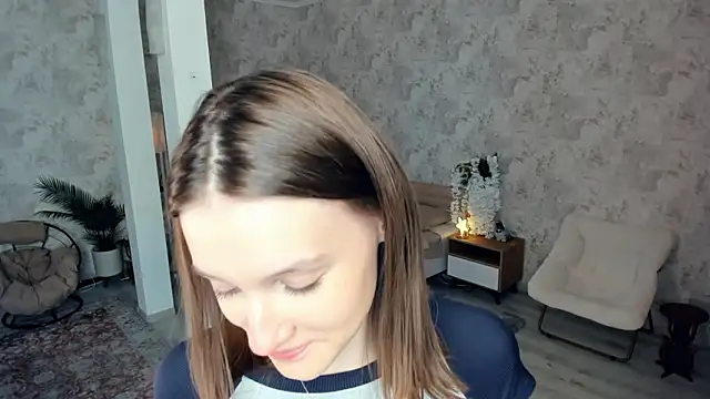 Snapshot of LianneBynon chatting on February 23, 2026, 8:37 am LianneBynon online show from February 23, 2026, 8:37 am