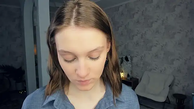 Snapshot of LianneBynon chatting on February 13, 2026, 7:41 am LianneBynon online show from February 13, 2026, 7:41 am