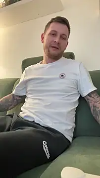 LubasOriginMen online show from February 8, 2026, 3:32 pm