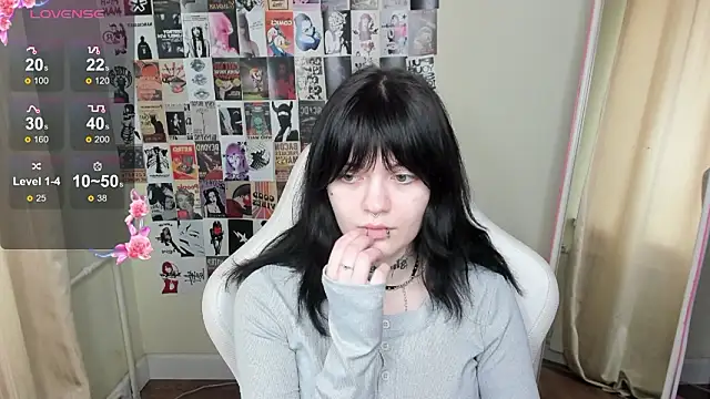 Snapshot of Emma_Darkkk chatting on February 17, 2026, 5:49 am Emma Darkkk online show from February 17, 2026, 5:49 am