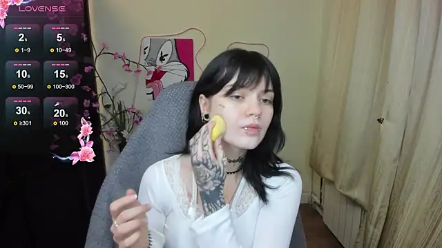 Snapshot of Emma_Darkkk chatting on February 13, 2026, 1:27 am Emma Darkkk online show from February 13, 2026, 1:27 am