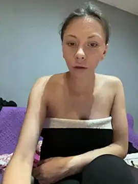 Foxy20withBear online show from July 17, 2026, 7:22 pm