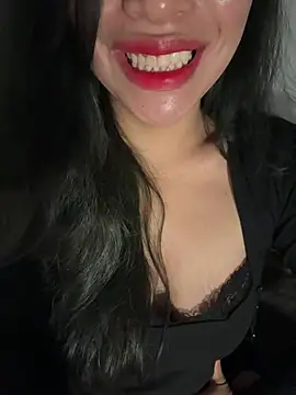 Snapshot of QuynhAnh_2k1 chatting on February 19, 2026, 9:45 pm QuynhAnh 2k1 online show from February 19, 2026, 9:45 pm