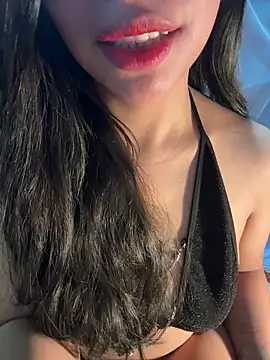 Snapshot of QuynhAnh_2k1 chatting on February 23, 2026, 9:32 am QuynhAnh 2k1 online show from February 23, 2026, 9:32 am