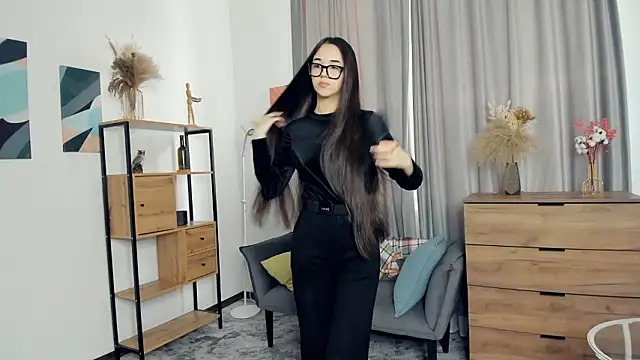 AvantgardAlone online show from February 10, 2026, 7:29 am