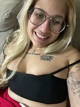 Snapshot of esposatattoo chatting on February 6, 2026, 10:50 pm esposatattoo online show from February 6, 2026, 10:50 pm