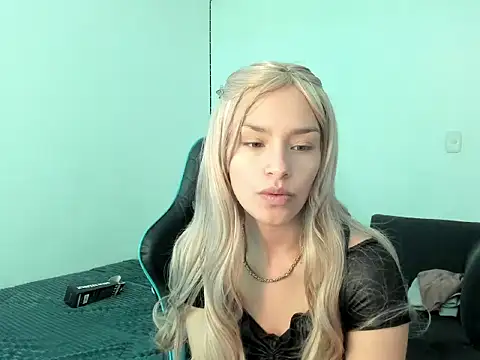 Snapshot of Megan_Blue_ chatting on February 17, 2026, 4:26 pm Megan Blue online show from February 17, 2026, 4:26 pm