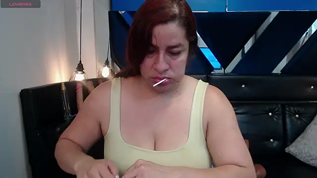 Snapshot of Alison-mar chatting on June 24, 2026, 7:44 pm Alison-mar online show from June 24, 2026, 7:44 pm