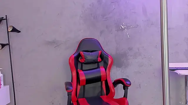 naomi  blair online show from April 4, 2026, 3:02 am