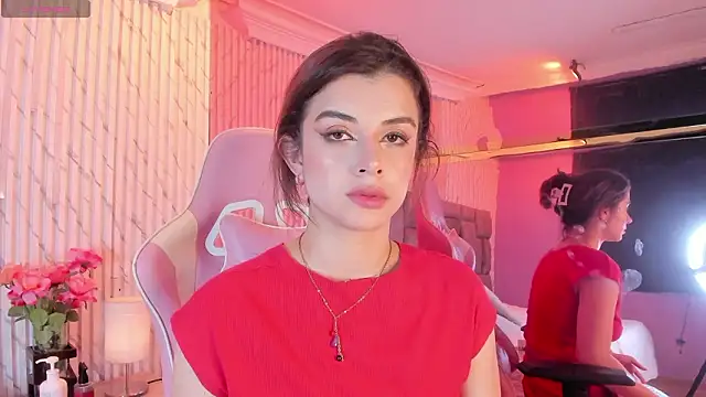 Snapshot of KatyParisi chatting on February 12, 2026, 8:47 am KatyParisi online show from February 12, 2026, 8:47 am