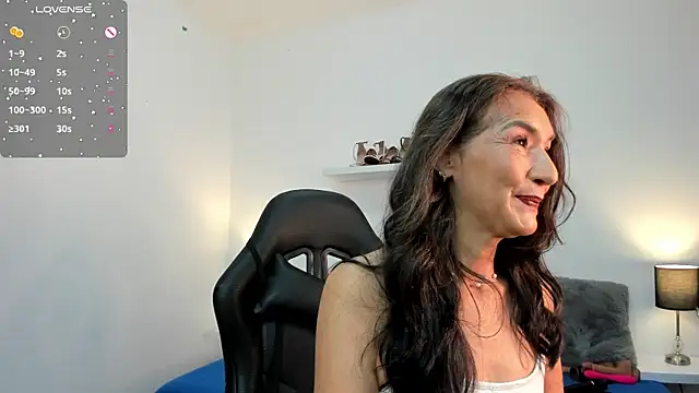 Snapshot of Emma_Mendozaa chatting on May 19, 2026, 11:39 am Emma Mendozaa online show from May 19, 2026, 11:39 am