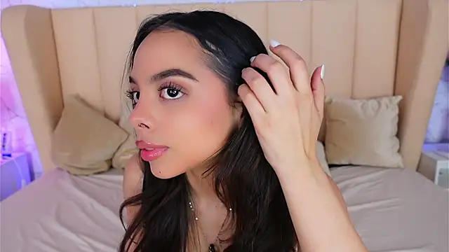 BambiRoses online show from March 18, 2026, 11:05 pm