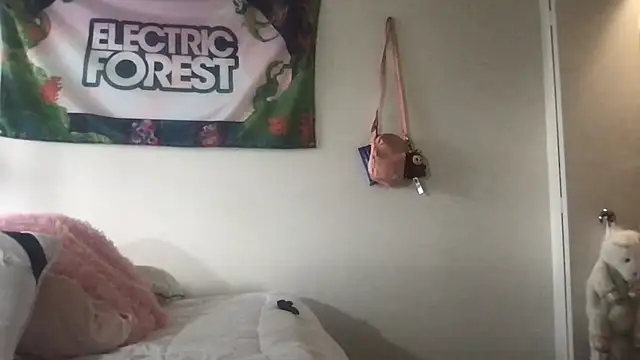 bbq-queen online show from April 10, 2026, 10:28 pm