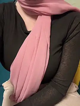 Snapshot of -pinkladyy- chatting on February 20, 2026, 5:48 am -pinkladyy- online show from February 20, 2026, 5:48 am