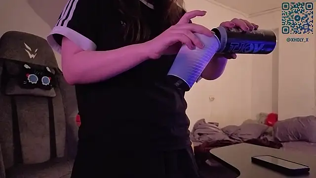 Snapshot of Holy_Kveta chatting on February 18, 2026, 3:15 am Holy Kveta online show from February 18, 2026, 3:15 am